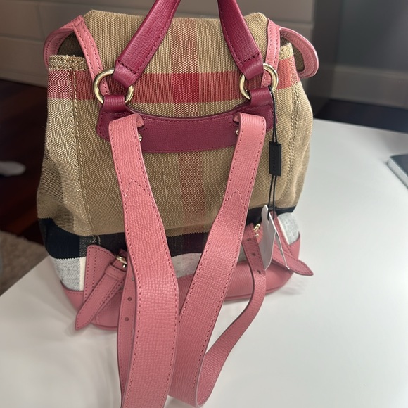 BURBERRY CHILDREN Classic Backpack with Tartan Canvas and Pink Leather Trim - Picture 2 of 4